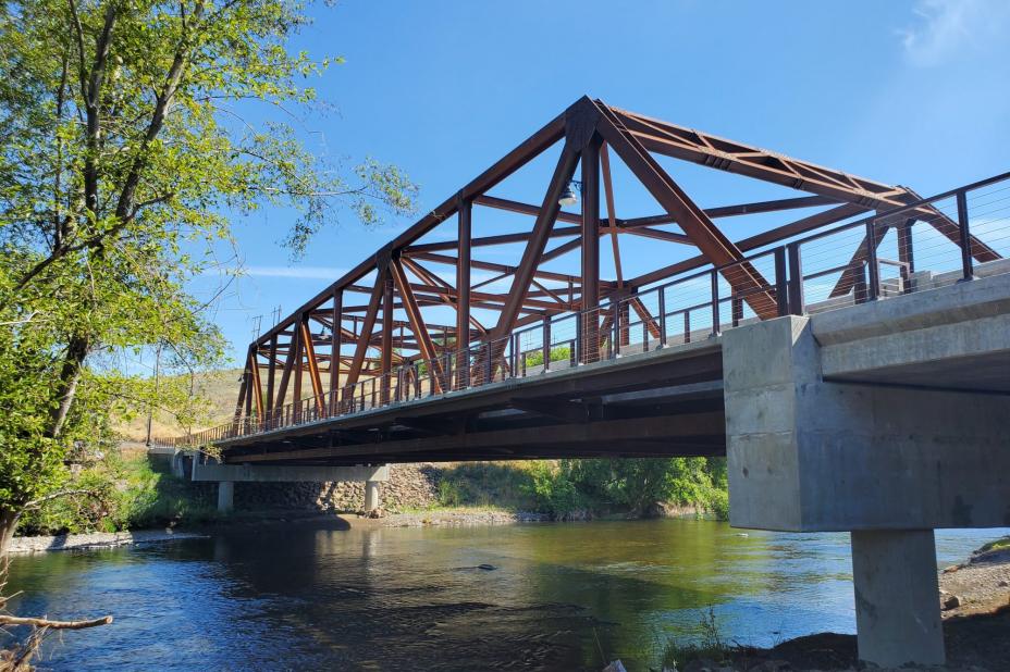 8th Street Bridge, photo courtesy of DOWL