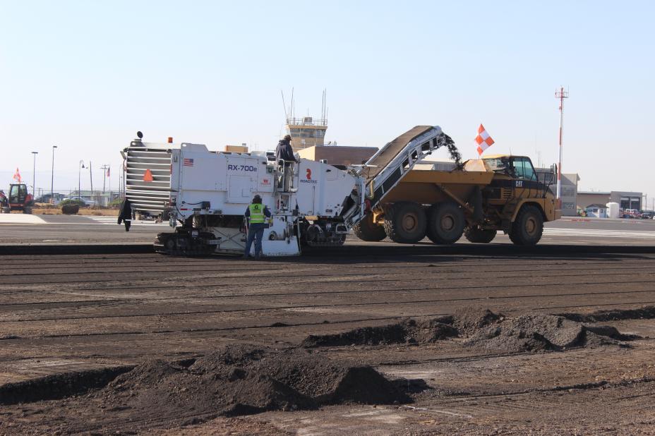 Grinding with terminal in the background